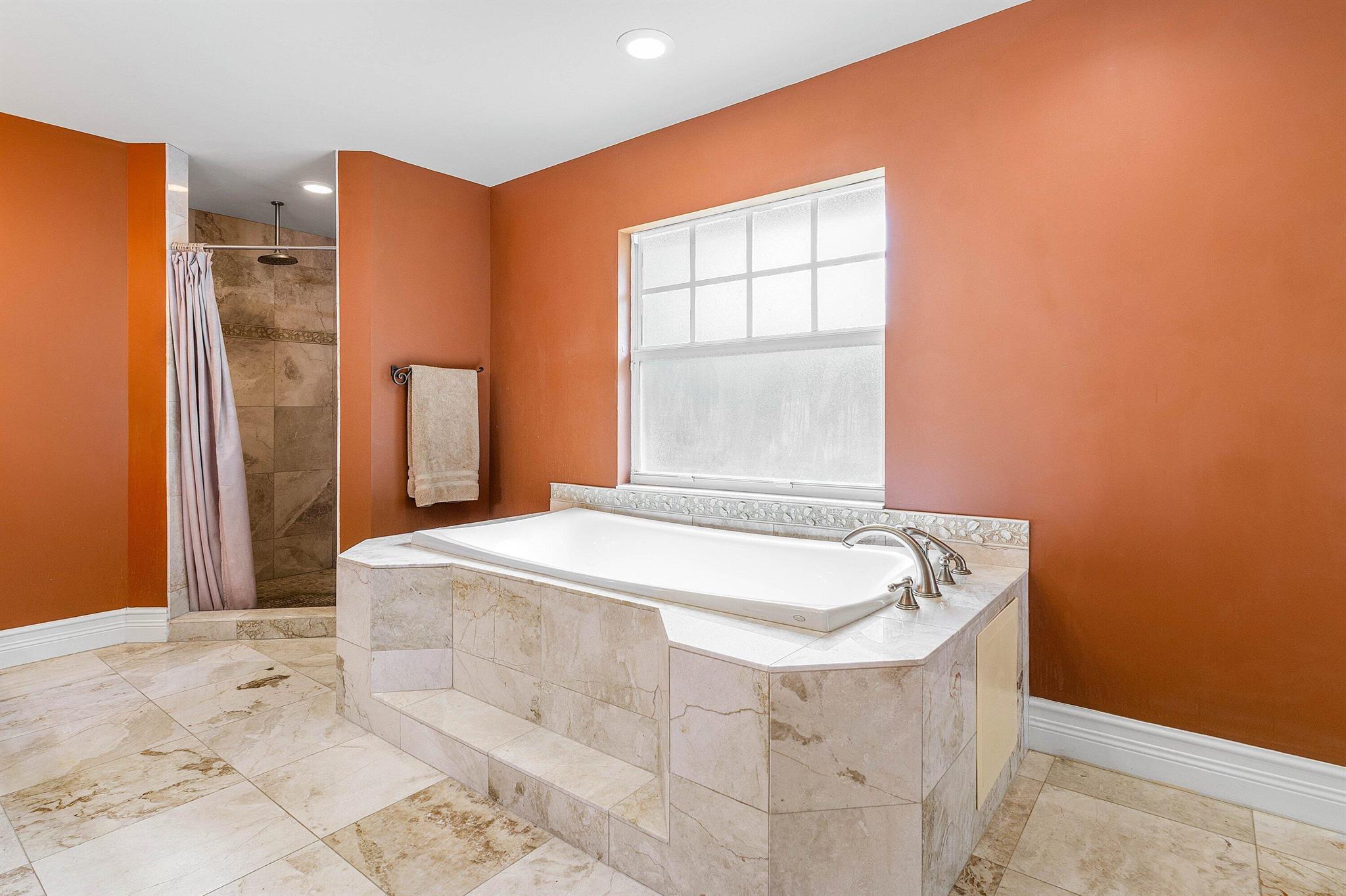 PINE TREE GOLF CLUB - Residential