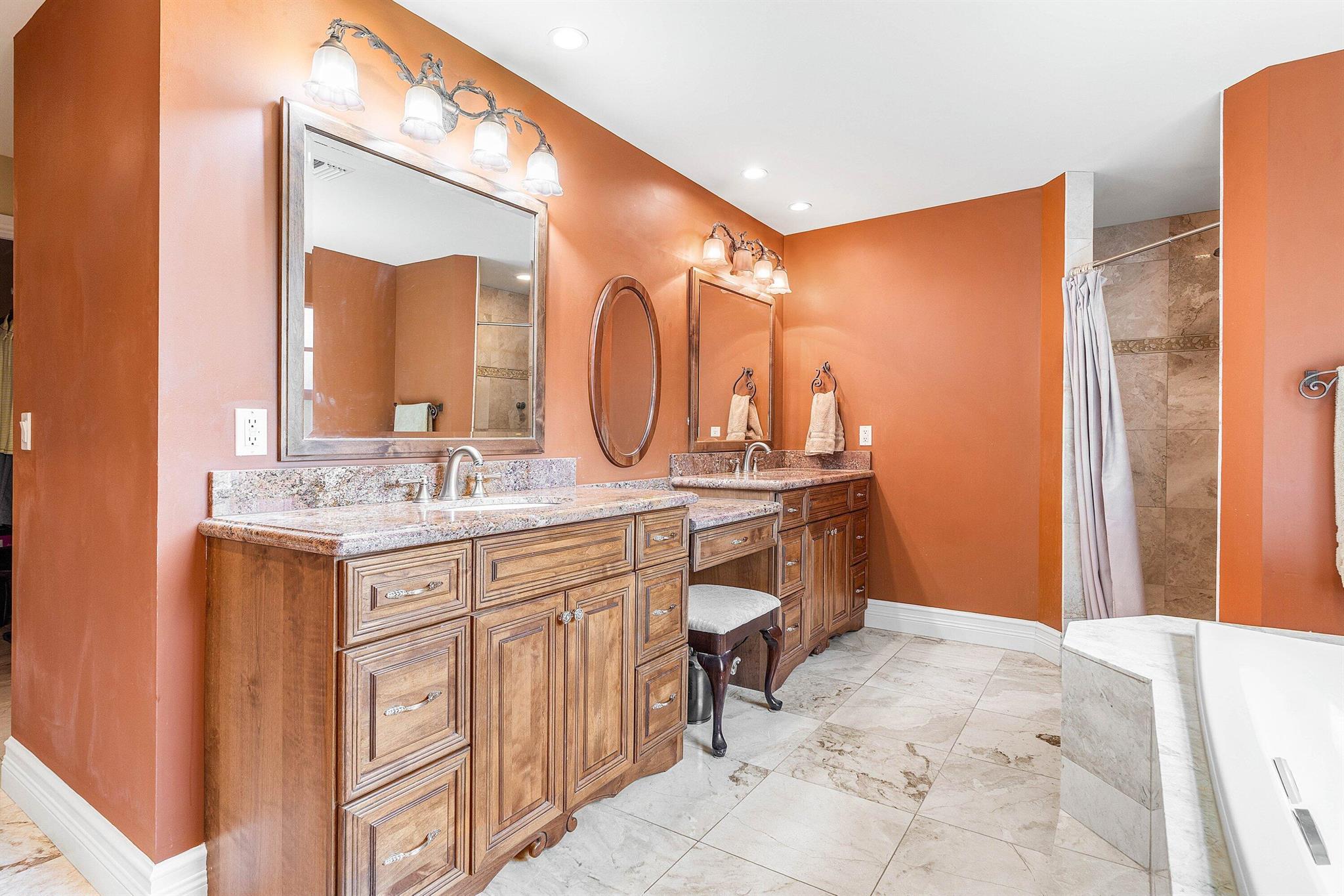 PINE TREE GOLF CLUB - Residential