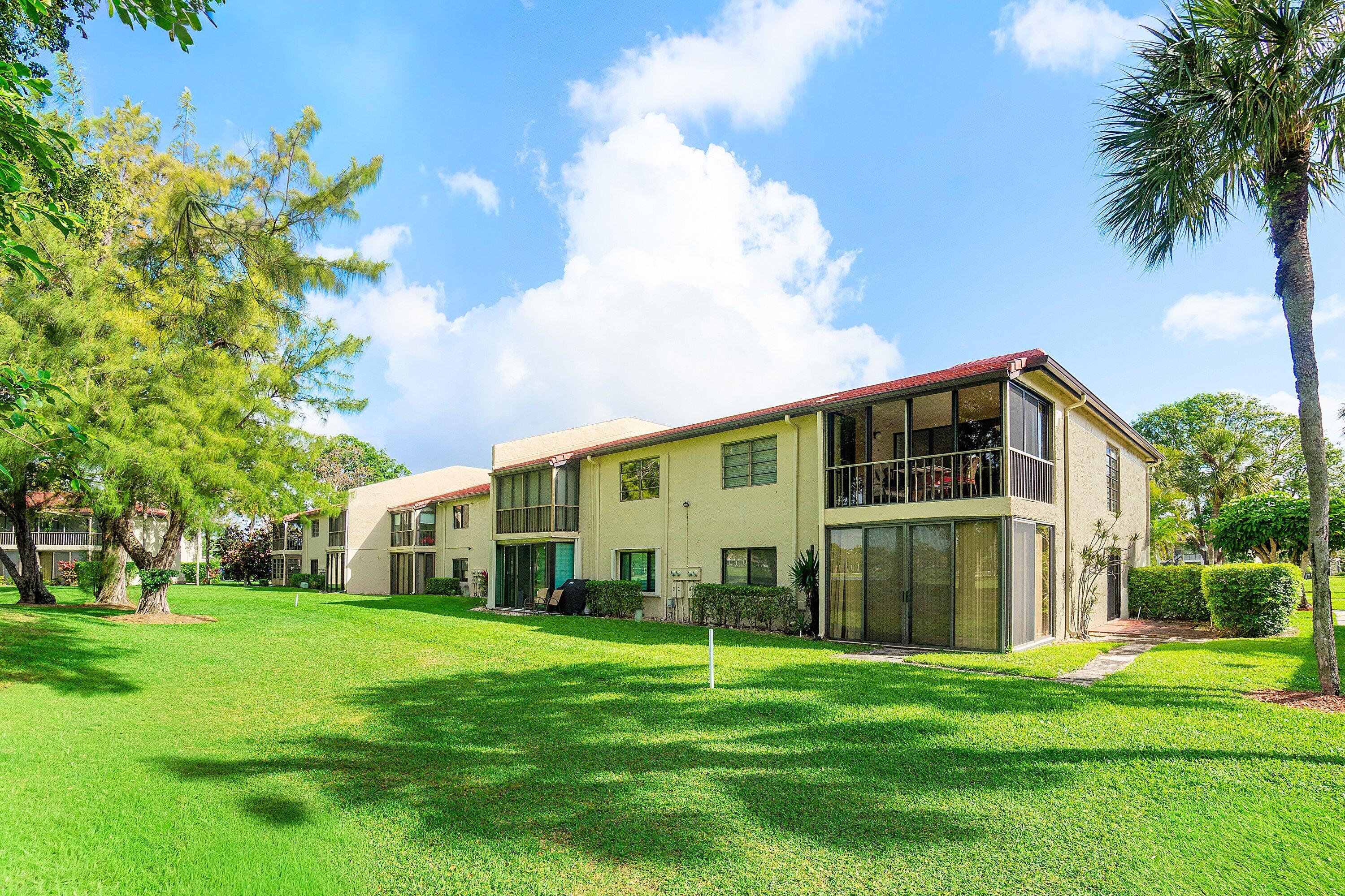 FAIRWAYS OF BOCA LAGO CONDO - Residential