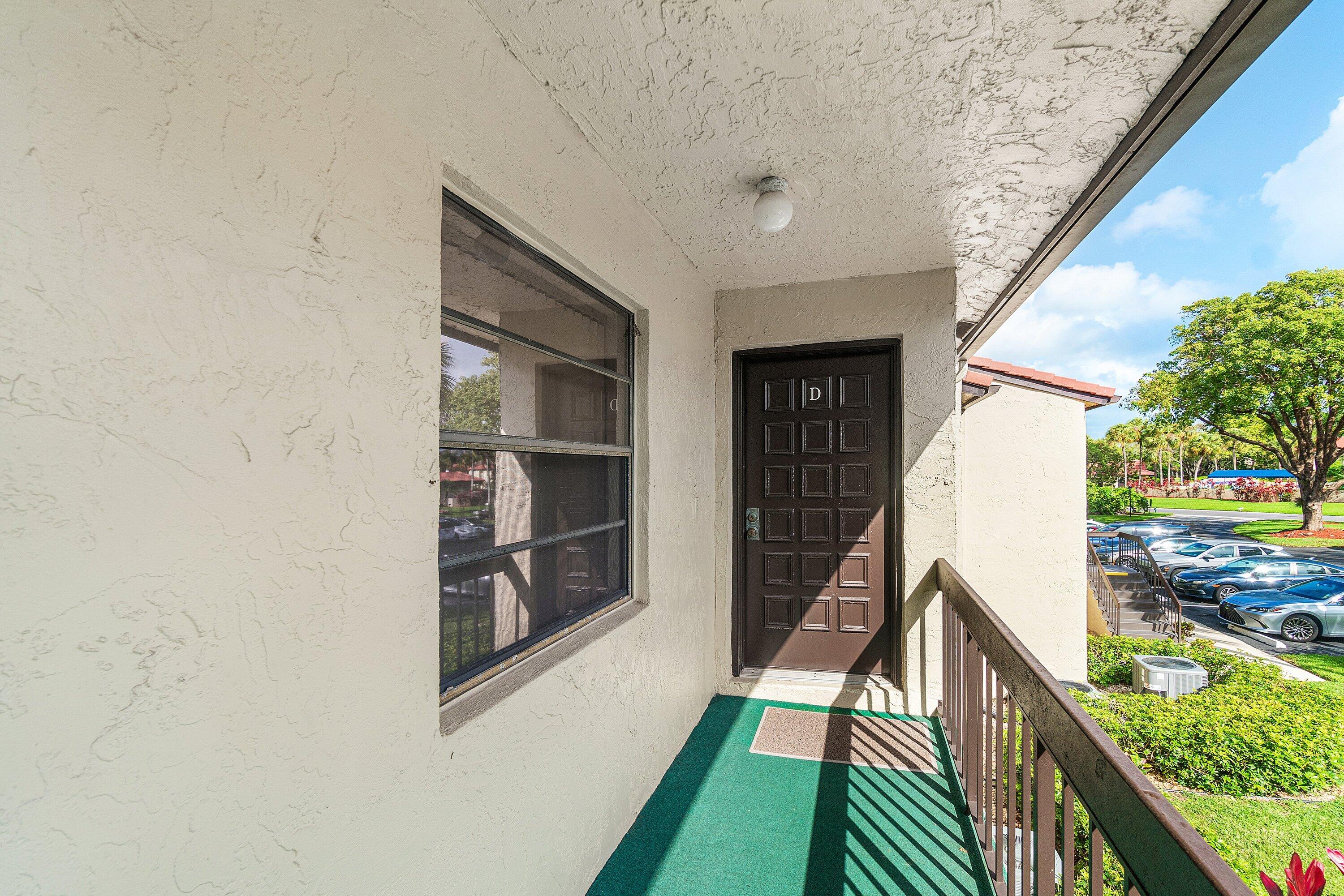 8320 Casa Del Lago D