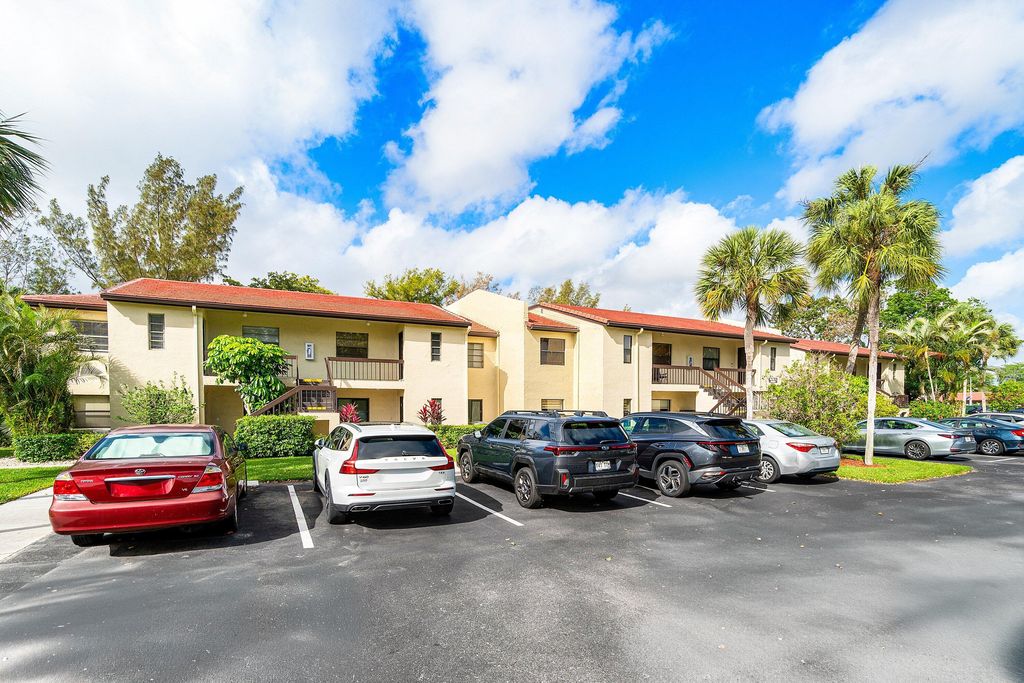 Photo of 8320 Casa Del Lago #D, Boca Raton, FL 33433 (MLS # B26015363)