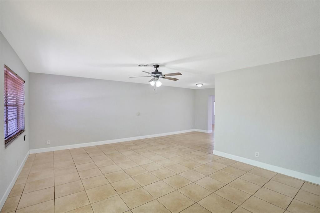 Photo of 113 SE 14th Street, Deerfield Beach, FL 33441 (MLS # B26001430)