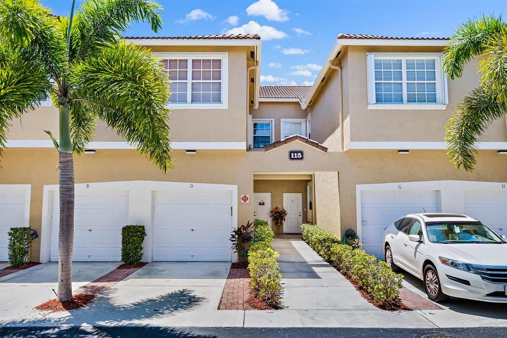 Photo of 115 Lighthouse Circle Cir #D, Tequesta, FL 33469 (MLS # R10740065)
