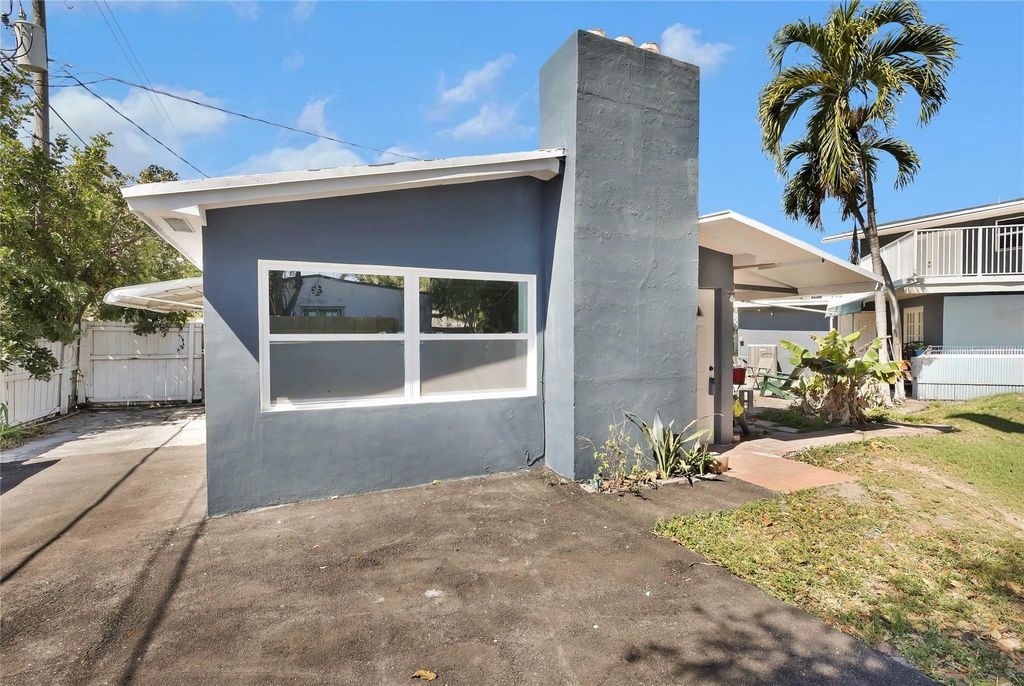 Photo of 249 SW 12th Street #Rear, Dania Beach, FL 33004 (MLS # F10554700)