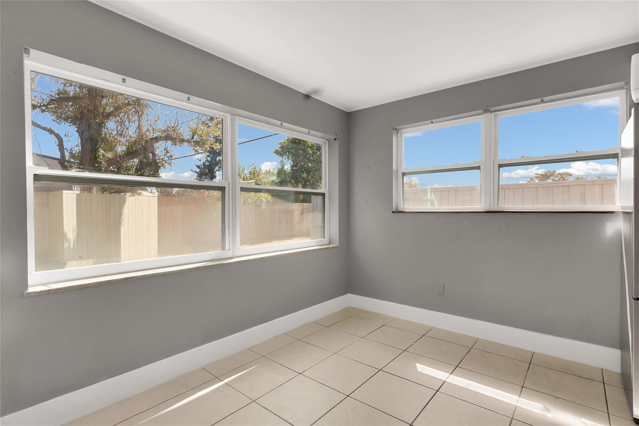 North Hollywood 4-1 B - Residential Lease