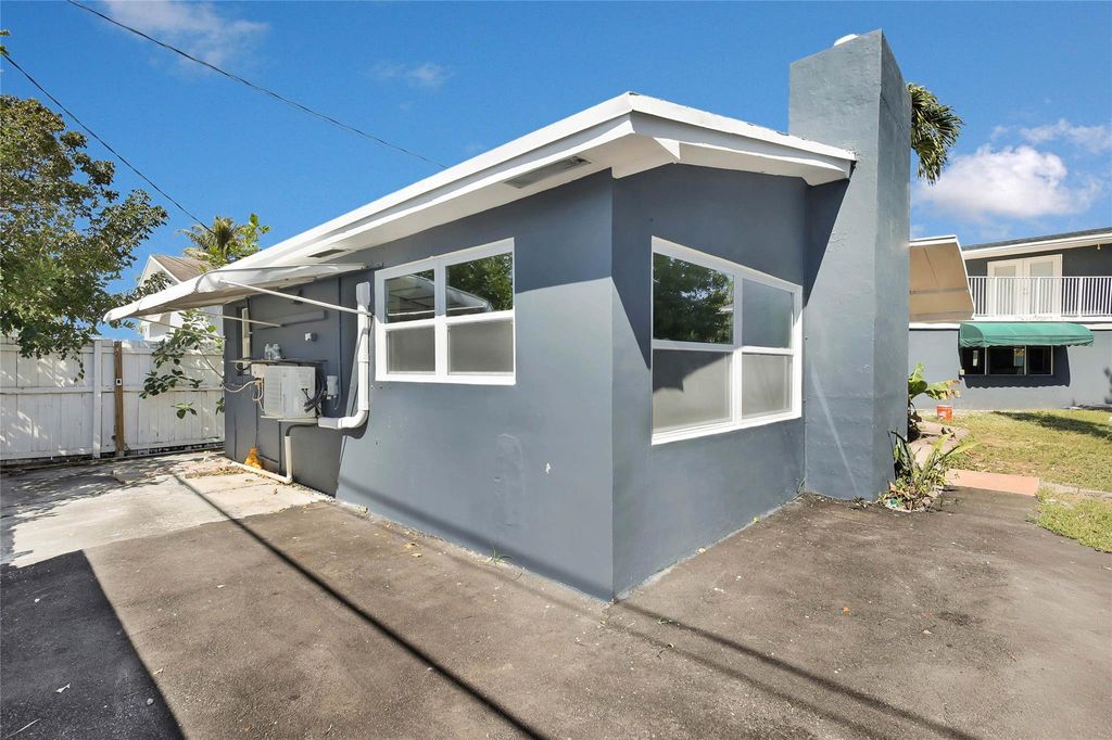 Photo of 249 SW 12th Street #Rear, Dania Beach, FL 33004 (MLS # F10554700)