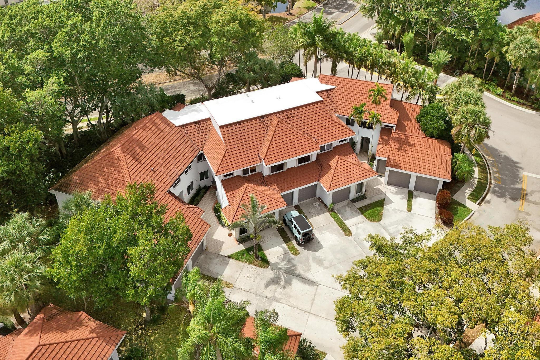 PARC COURT - Residential