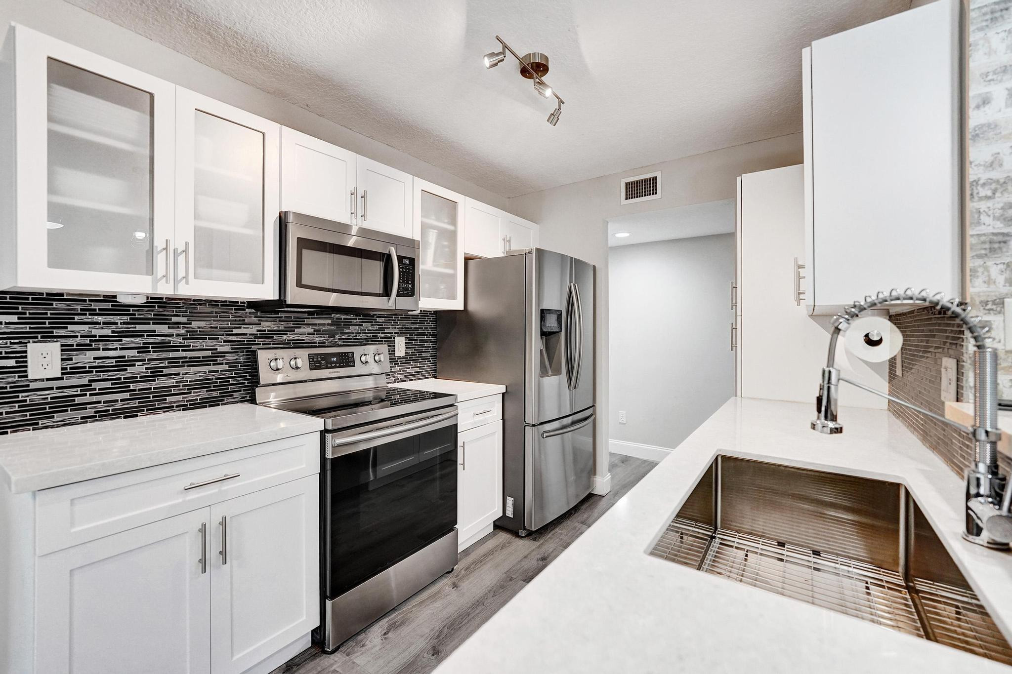 PARC COURT - Residential