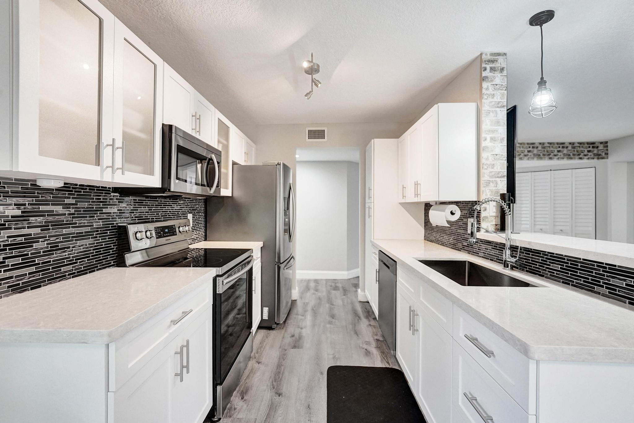 PARC COURT - Residential