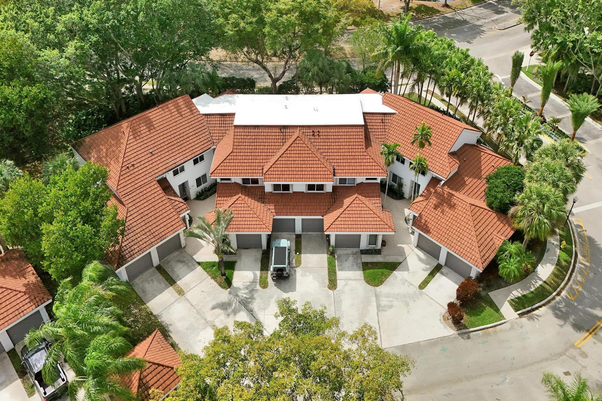 PARC COURT - Residential