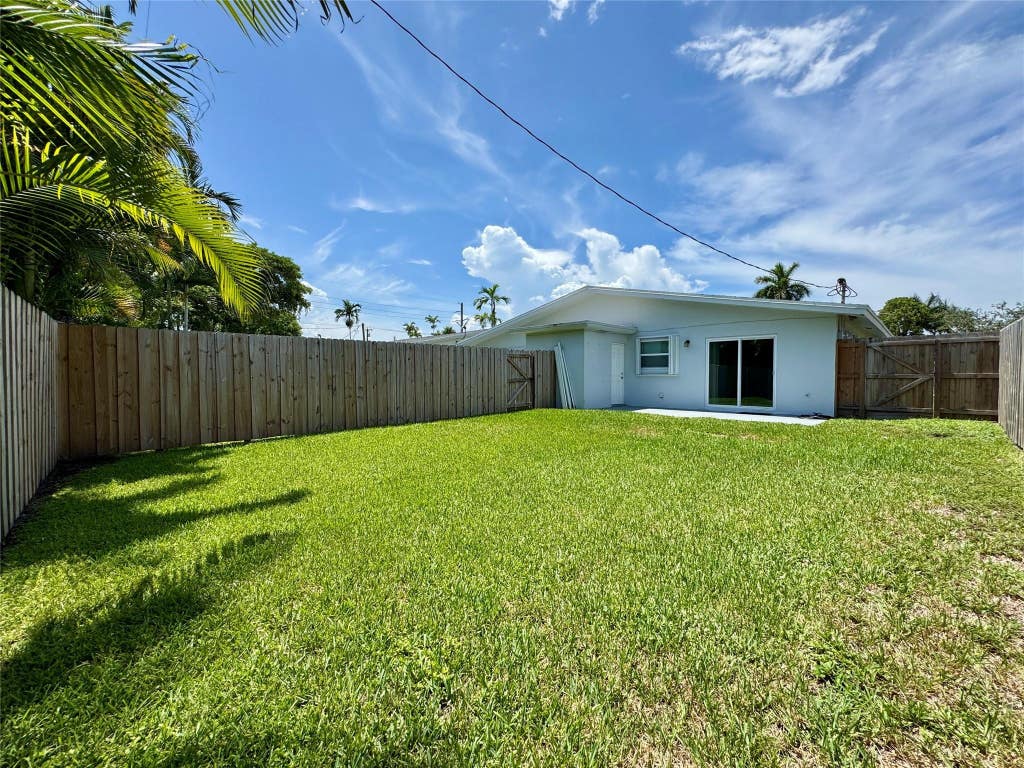 Photo of 838 SW 14TH Street, Fort Lauderdale, FL 33315 (MLS # B26052122)