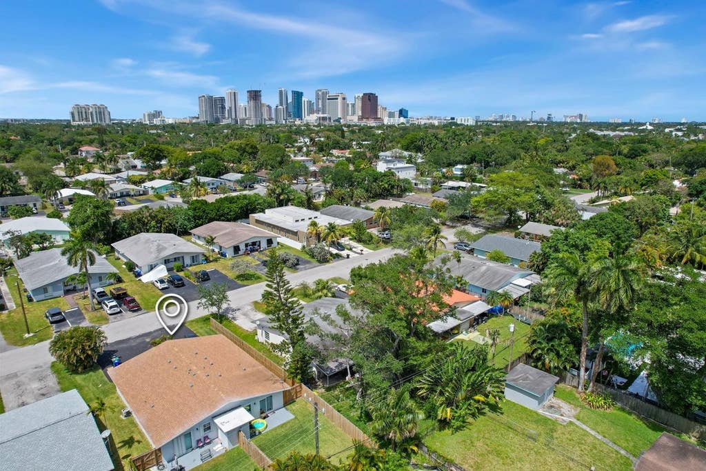 Photo of 838 SW 14TH Street, Fort Lauderdale, FL 33315 (MLS # B26052122)