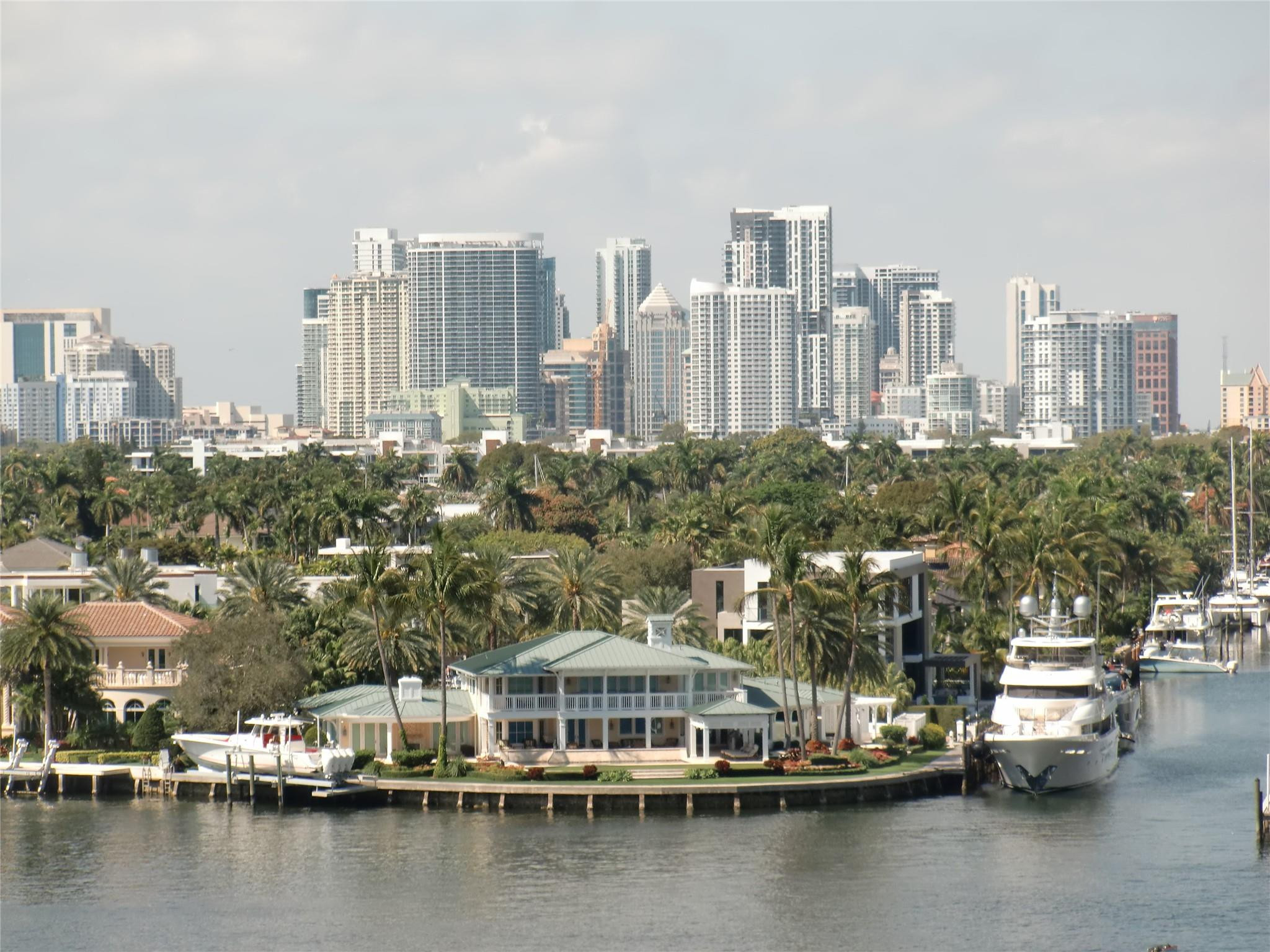 SELENE OCEANFRONT RESIDEN - Residential