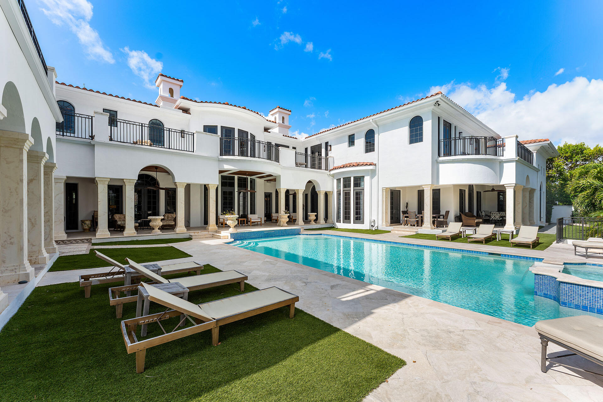 ROYAL PALM YACHT & COUNTR - Residential