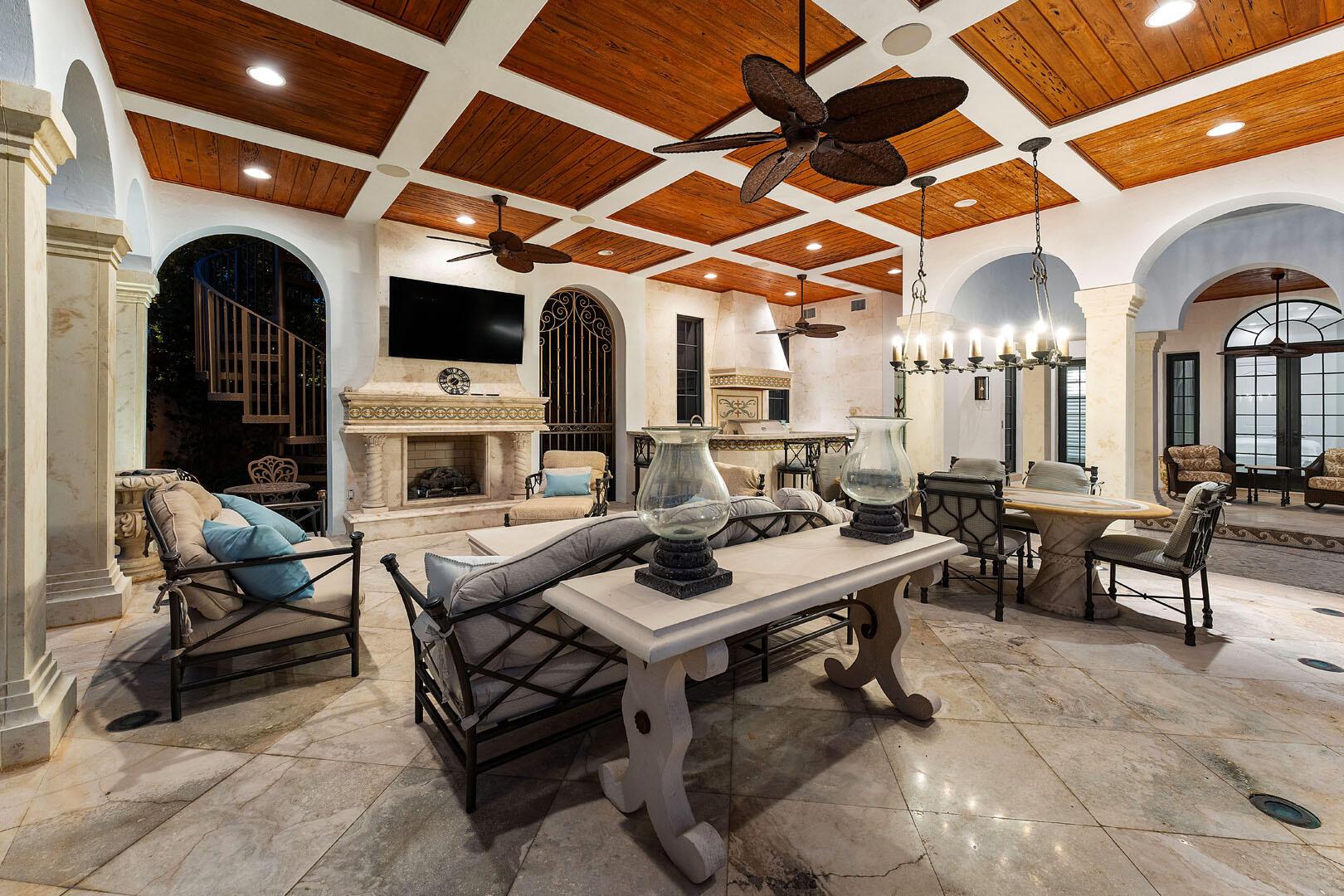 ROYAL PALM YACHT & COUNTR - Residential