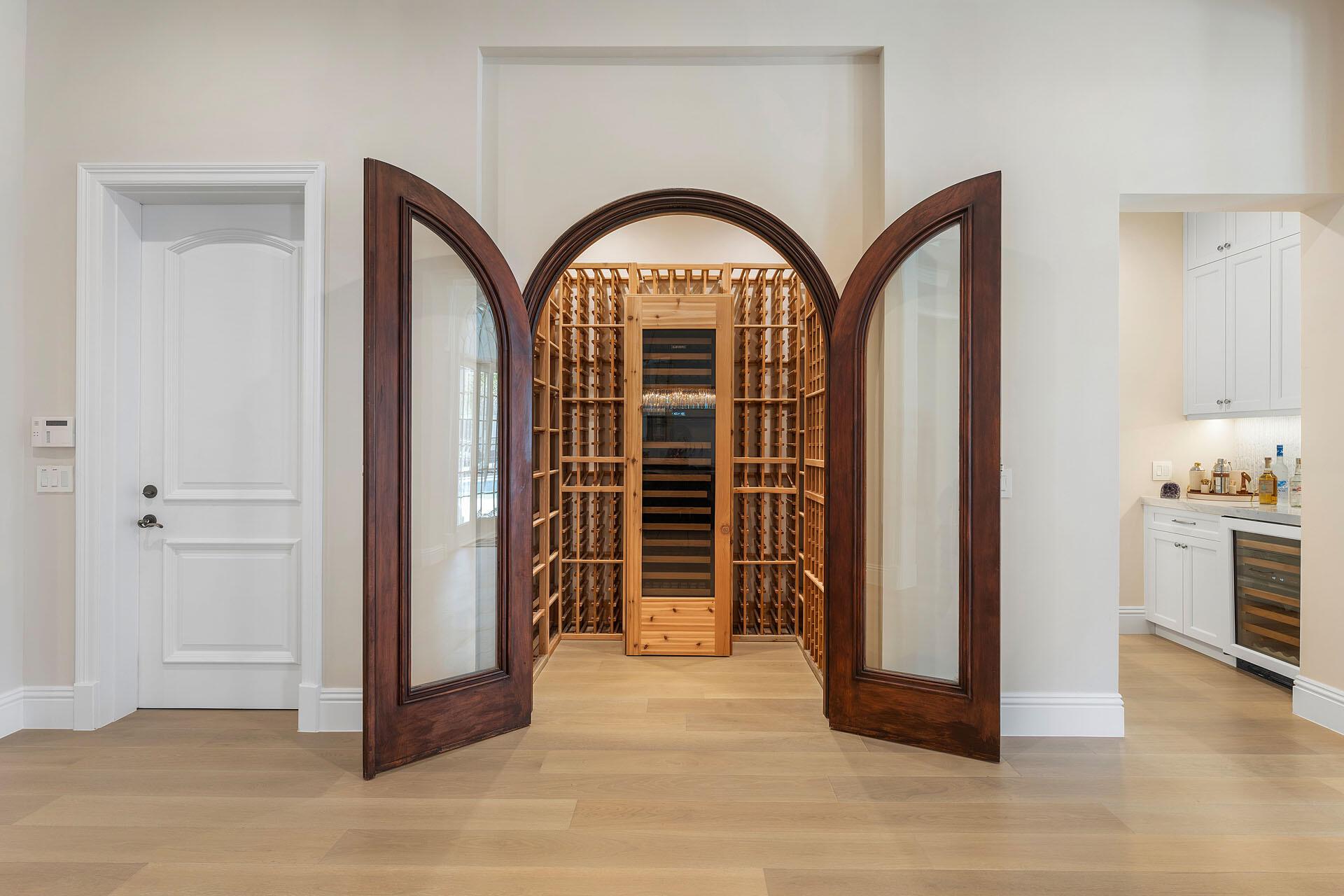 ROYAL PALM YACHT & COUNTR - Residential