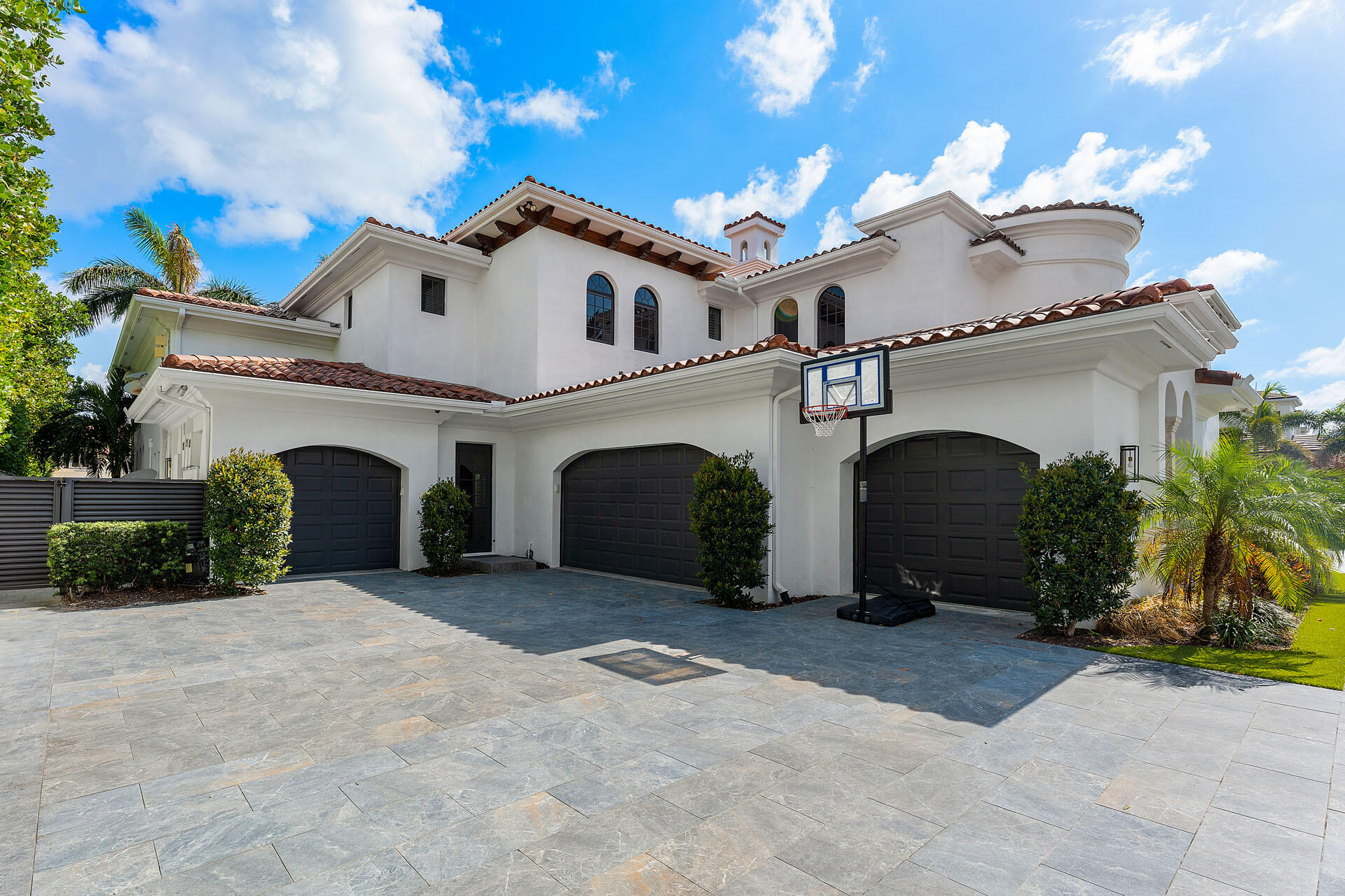 ROYAL PALM YACHT & COUNTR - Residential