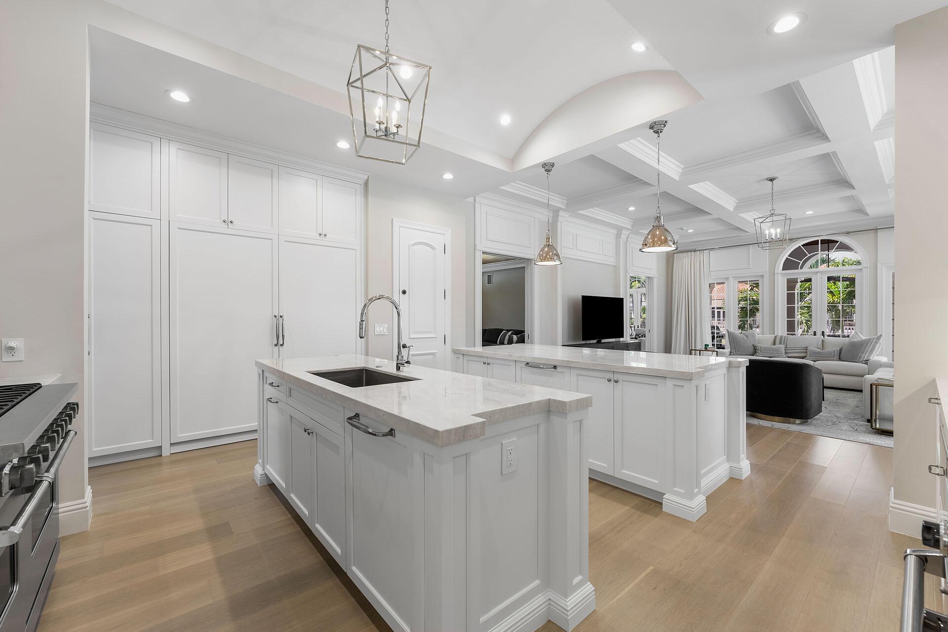 ROYAL PALM YACHT & COUNTR - Residential