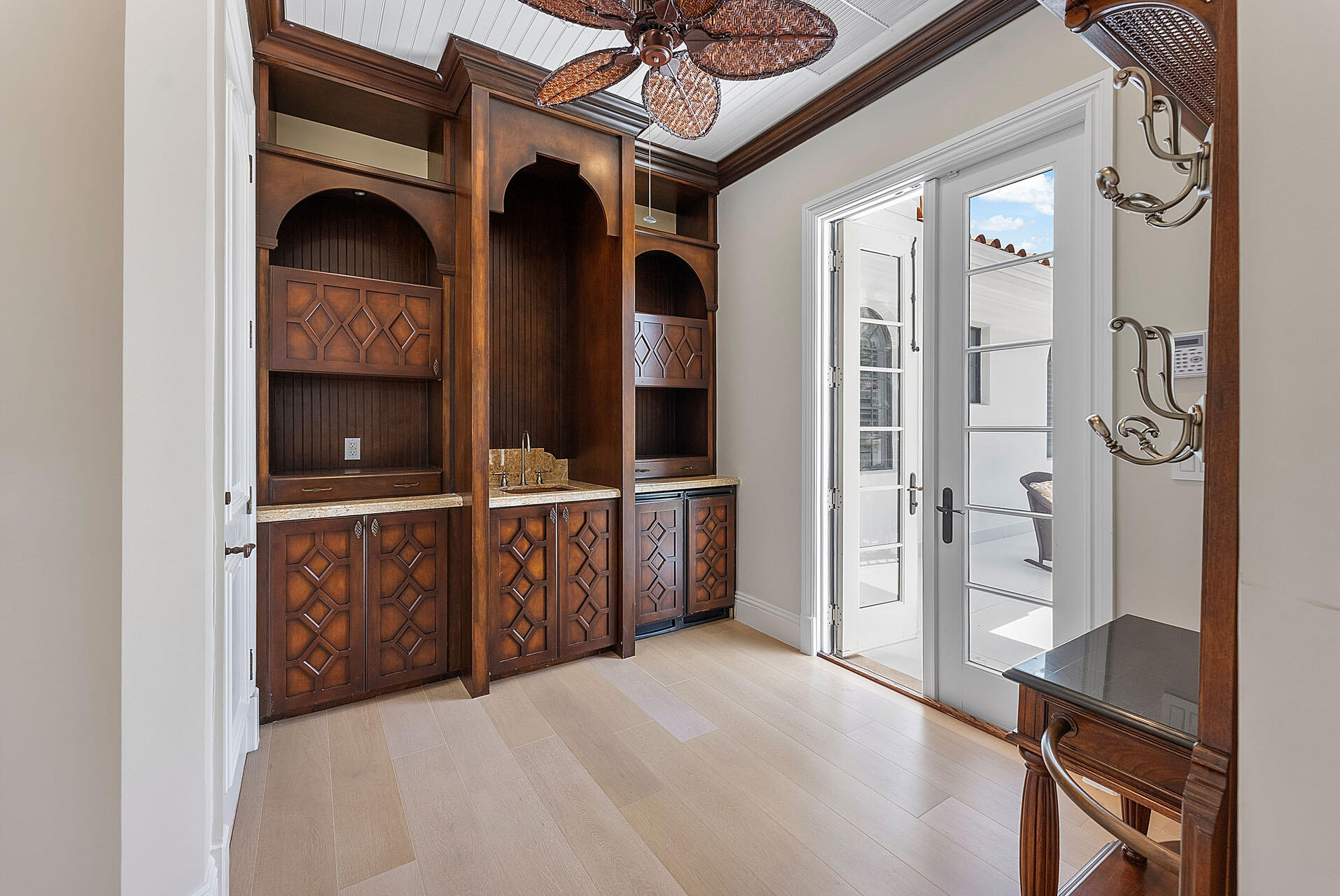 ROYAL PALM YACHT & COUNTR - Residential