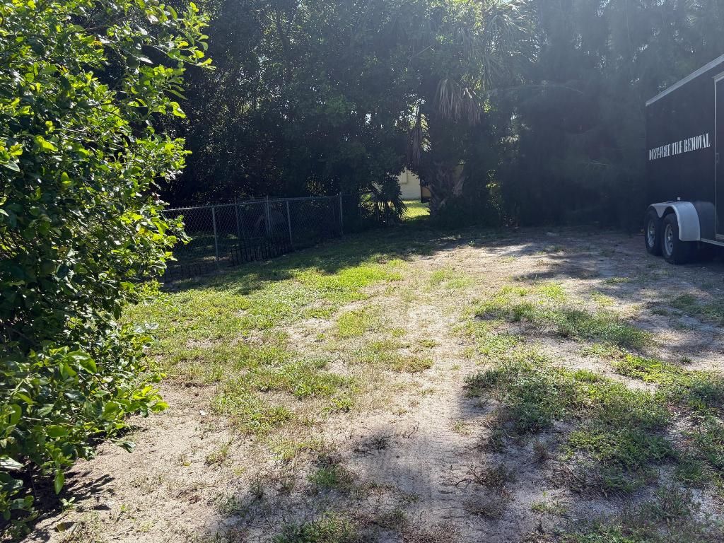 Photo of 2726 S 10 Th Street S, Fort Pierce, FL 34982 (MLS # R11113012)