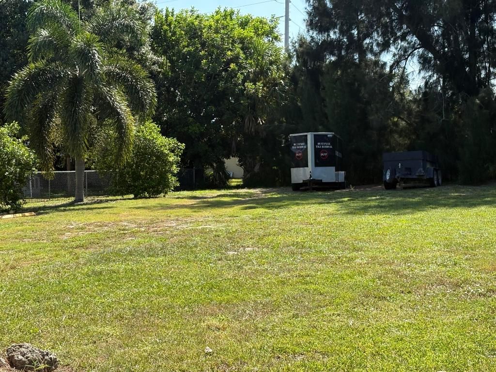 Photo of 2726 S 10 Th Street S, Fort Pierce, FL 34982 (MLS # R11113012)