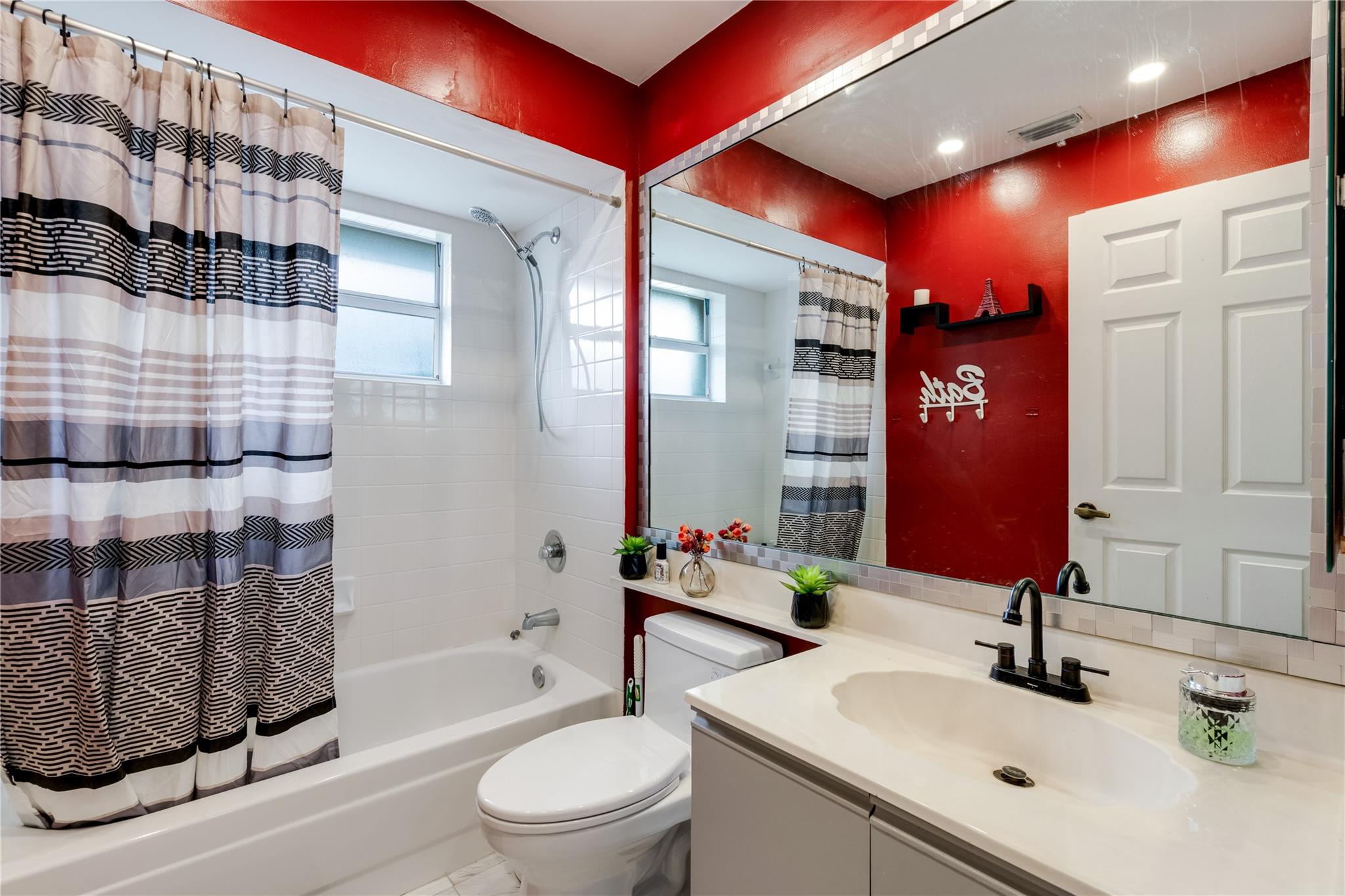 Keys Gate 01 - Residential