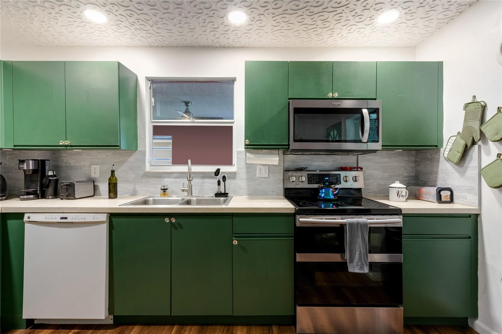 Keys Gate 01 - Residential