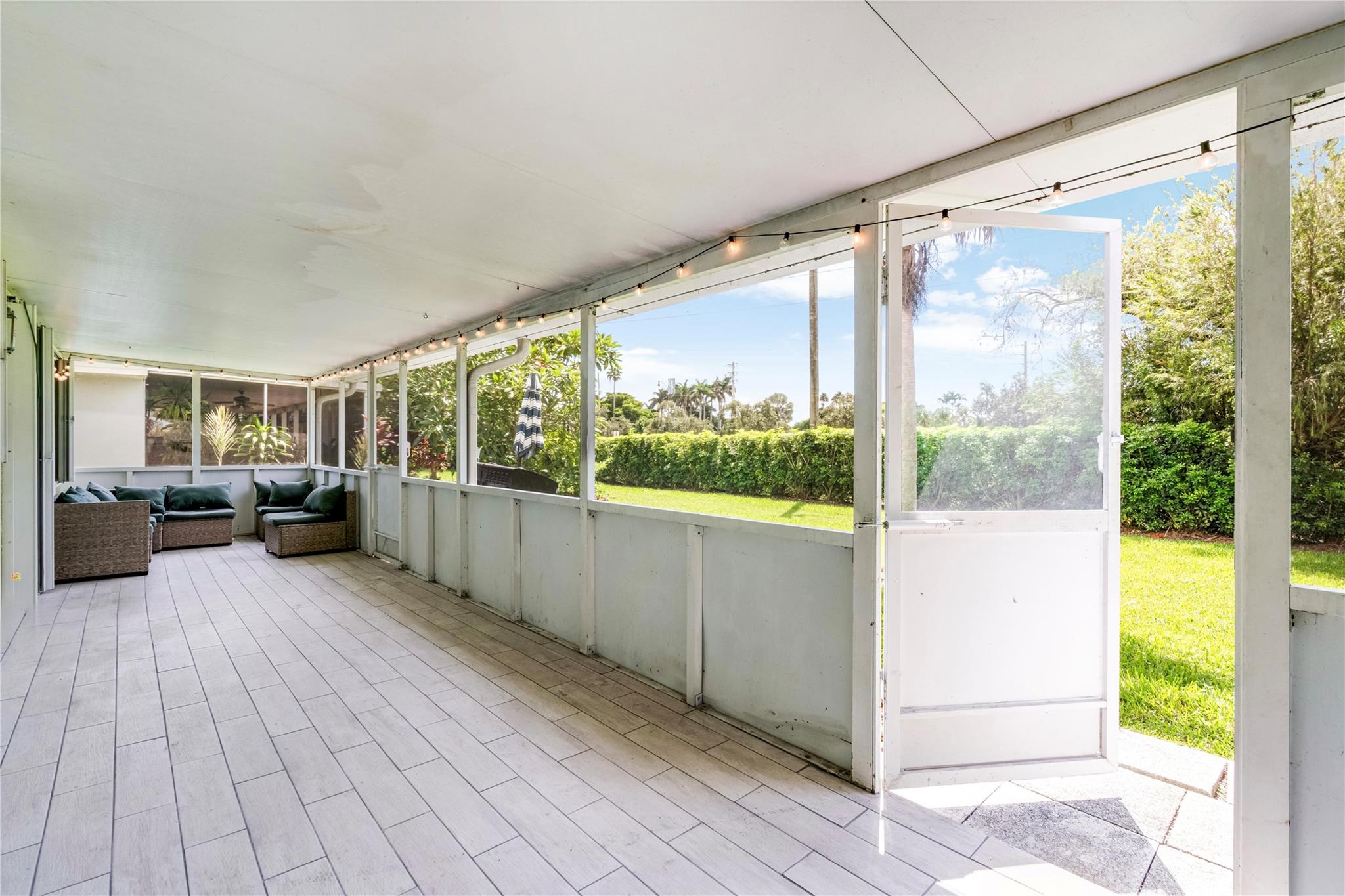 Keys Gate 01 - Residential