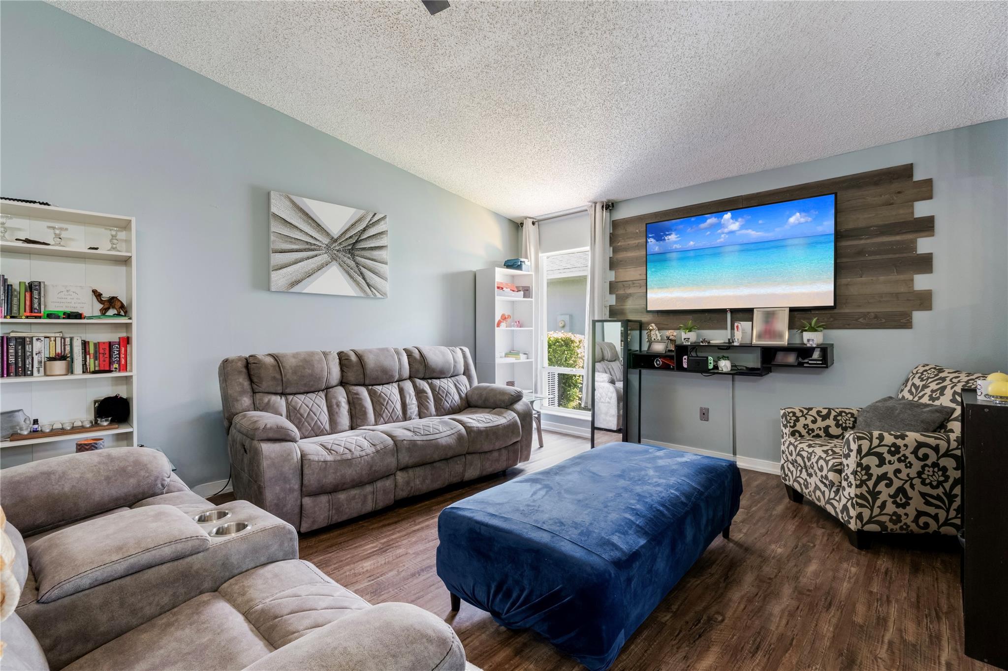 Keys Gate 01 - Residential