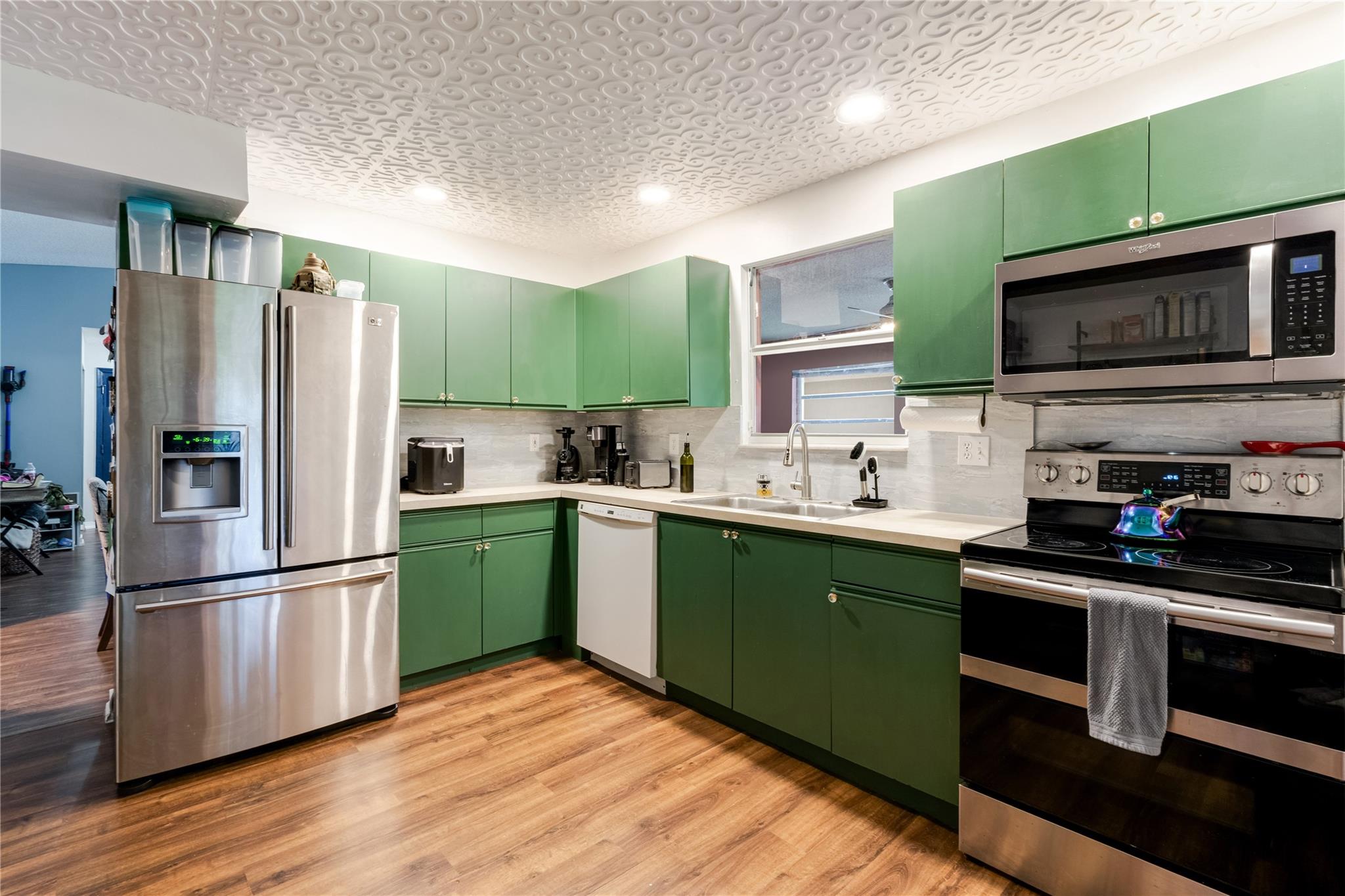 Keys Gate 01 - Residential