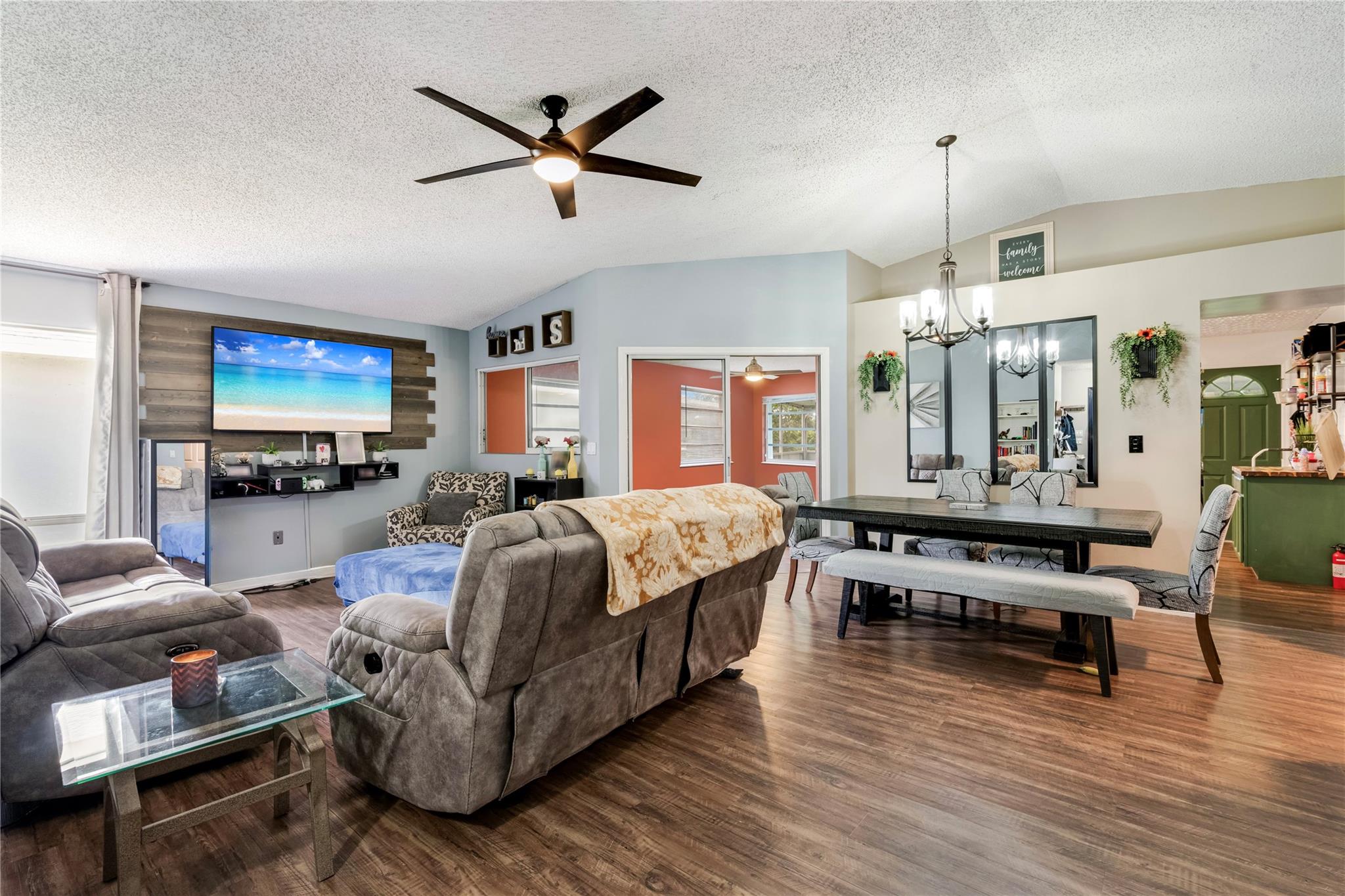 Keys Gate 01 - Residential