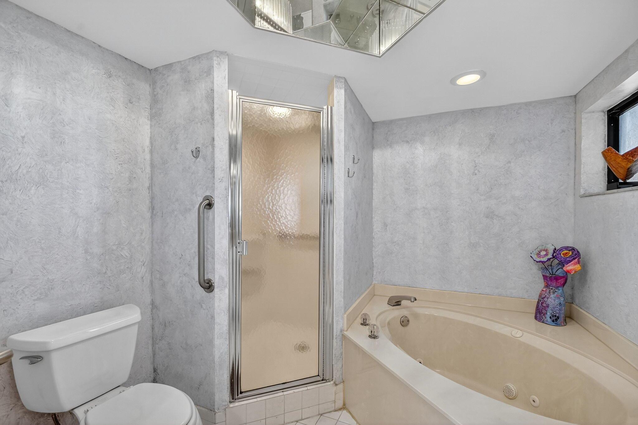 FOUNTAINS SOUTH CONDO 3C - Residential