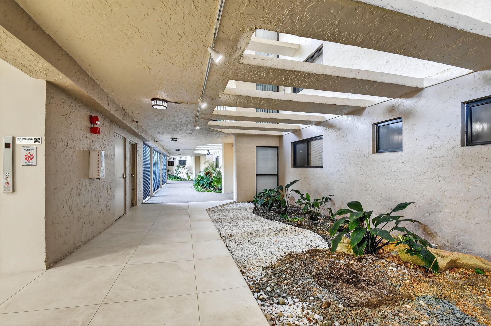 FOUNTAINS SOUTH CONDO 3C - Residential