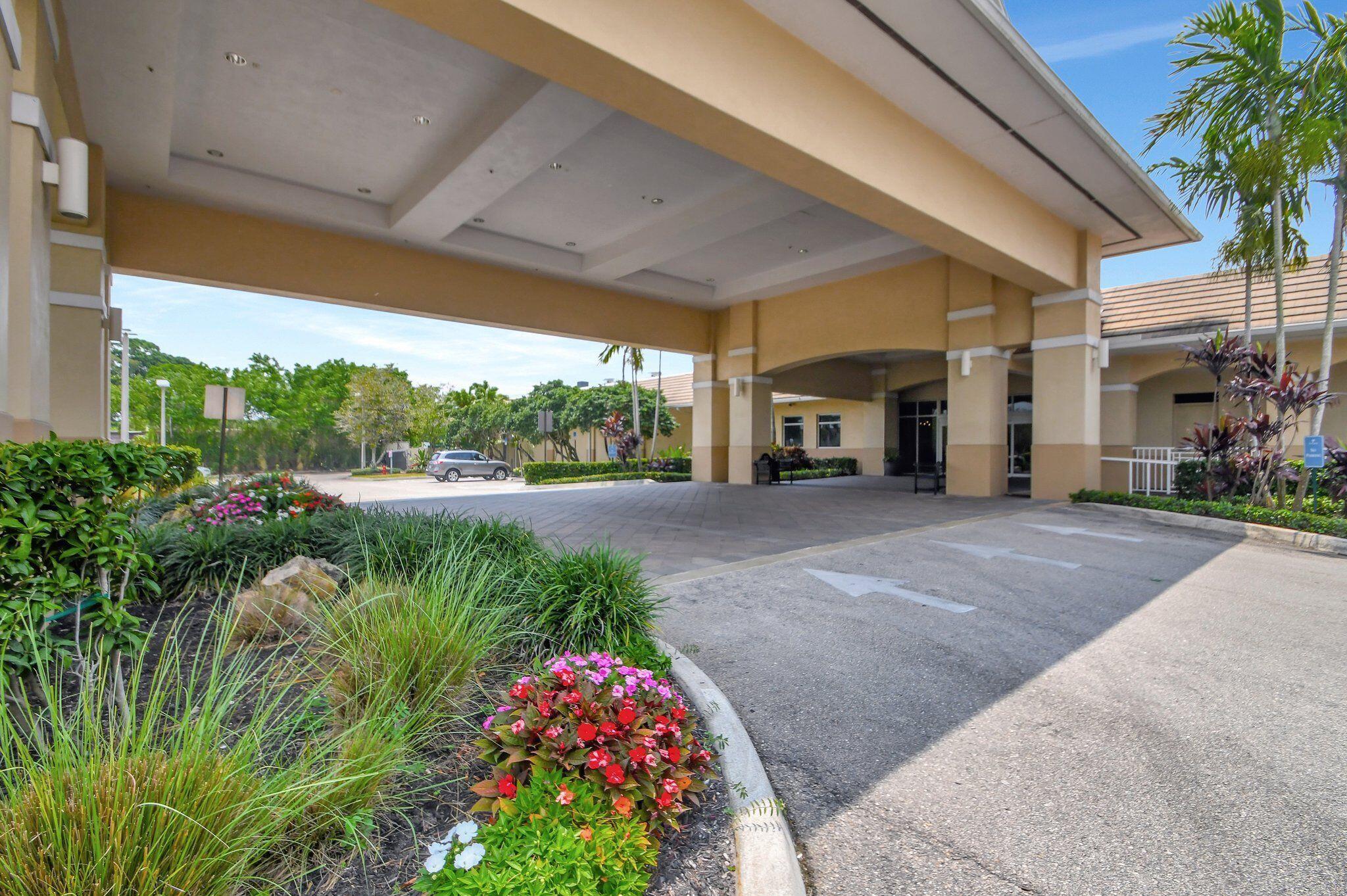 FOUNTAINS SOUTH CONDO 3C - Residential