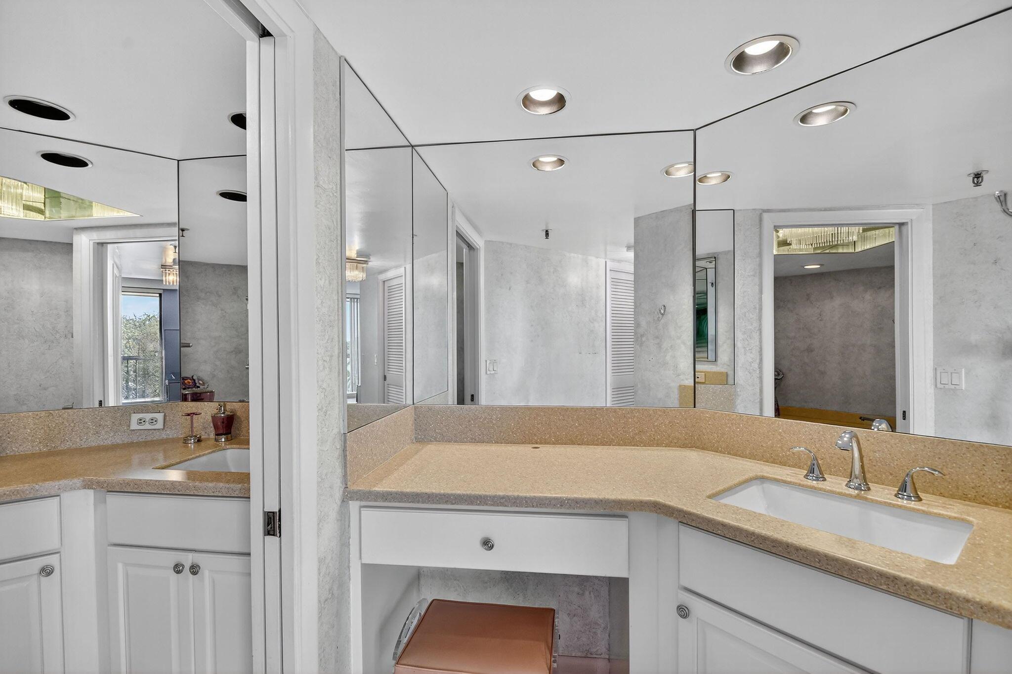 FOUNTAINS SOUTH CONDO 3C - Residential