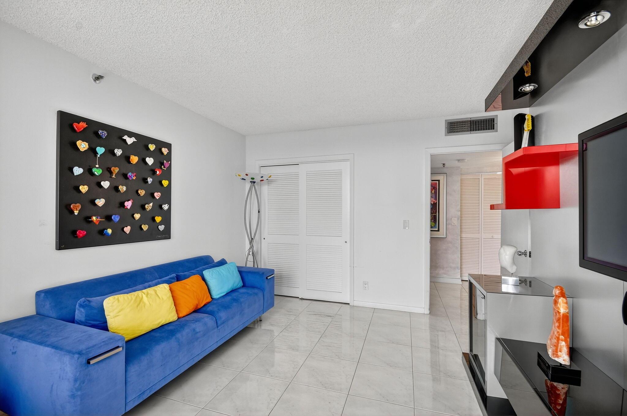 FOUNTAINS SOUTH CONDO 3C - Residential