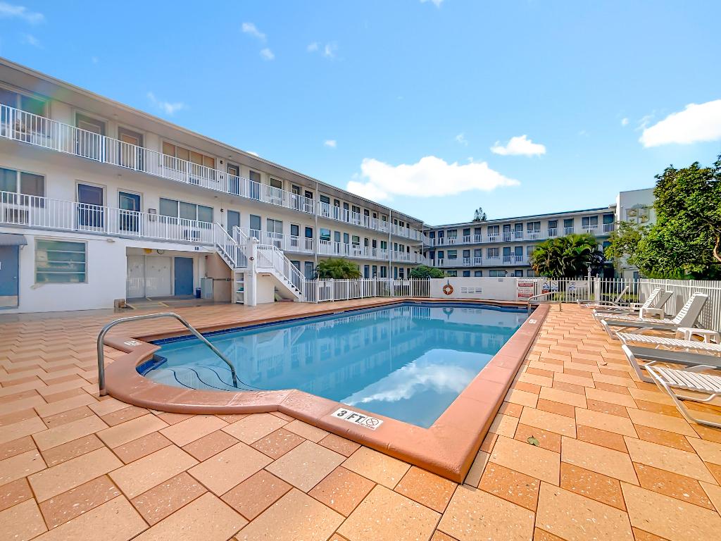 GOLDEN TOWERS NO 2 INC - GOLDEN - Residential