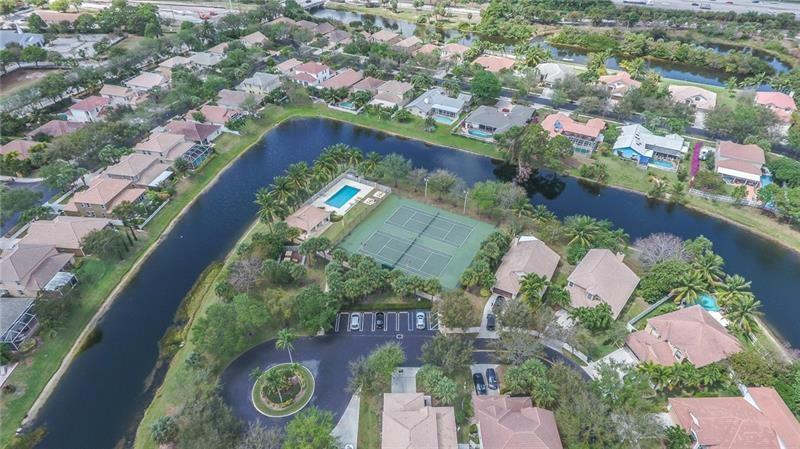 DELRAY LAKES - Residential