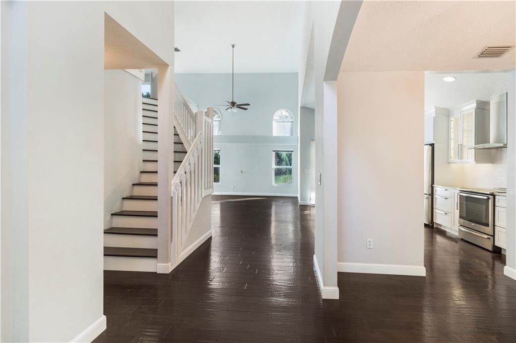 DELRAY LAKES - Residential