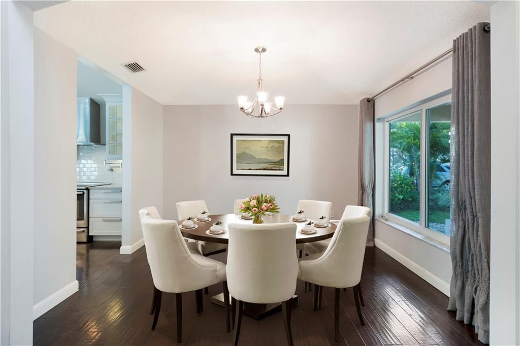 DELRAY LAKES - Residential