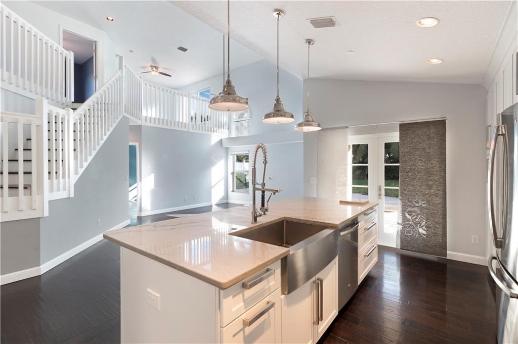 DELRAY LAKES - Residential