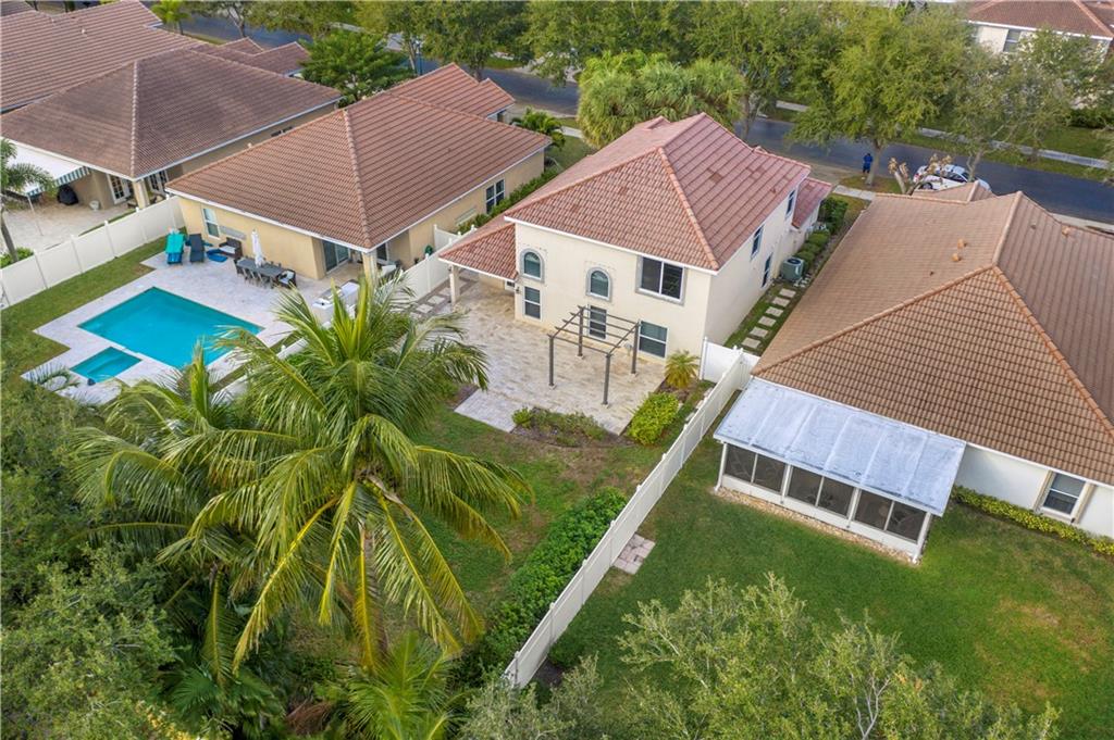 DELRAY LAKES - Residential