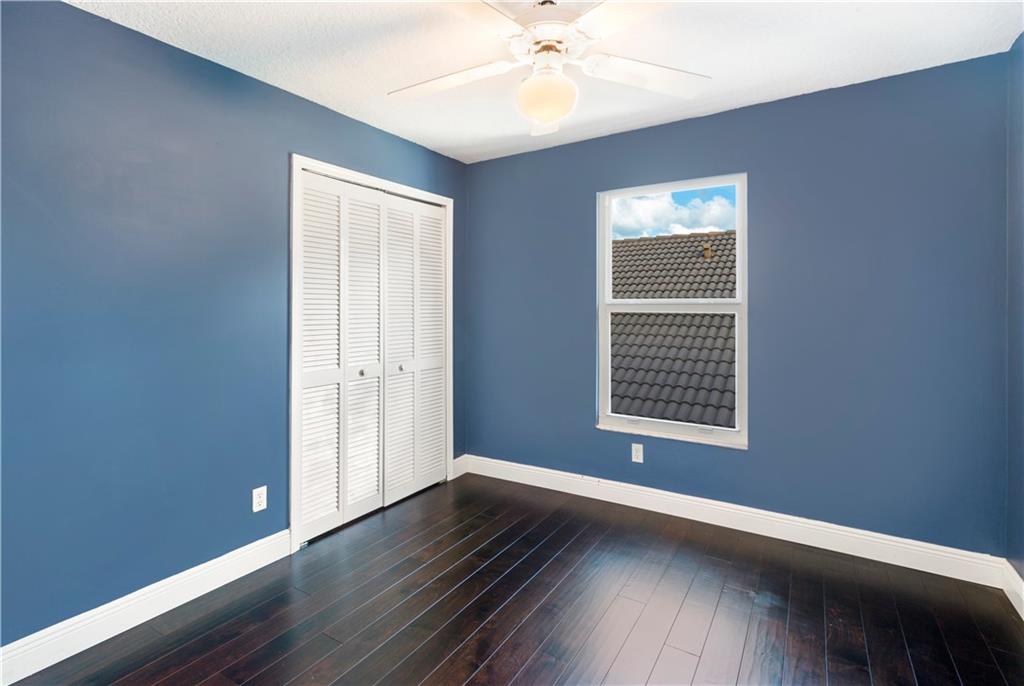 DELRAY LAKES - Residential