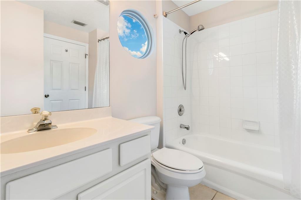 DELRAY LAKES - Residential