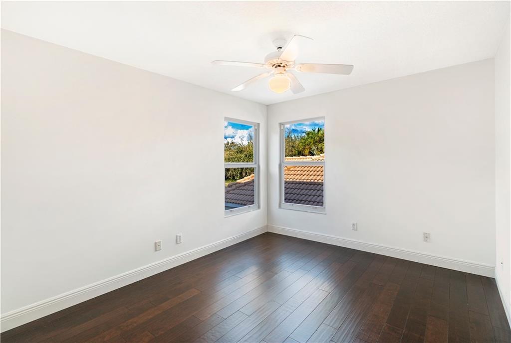 DELRAY LAKES - Residential