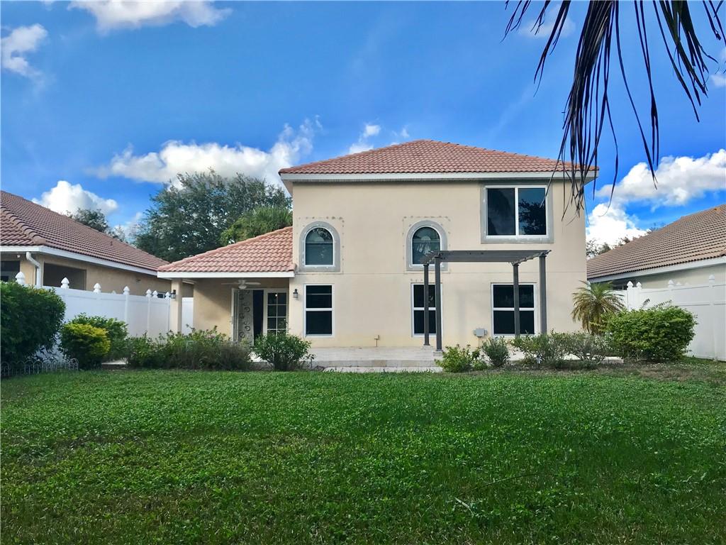 DELRAY LAKES - Residential