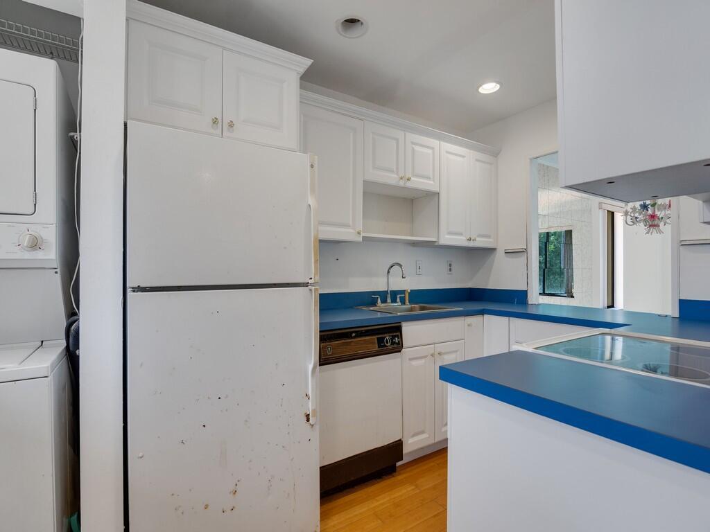 MILES GRANT CONDO - Residential