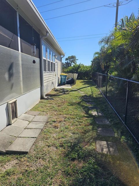 A home in Barefoot Bay