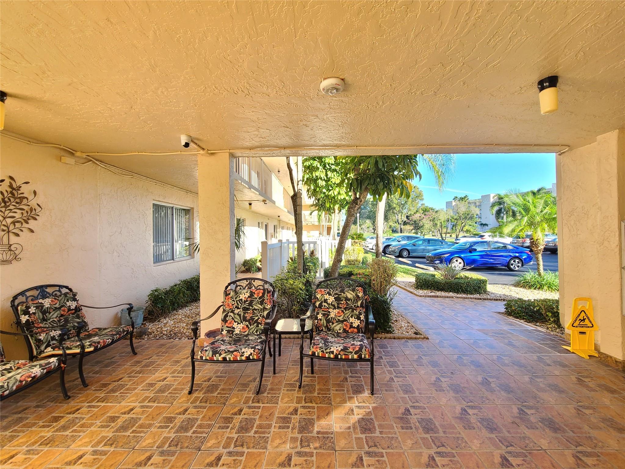 HUNTINGTON LAKES - Residential