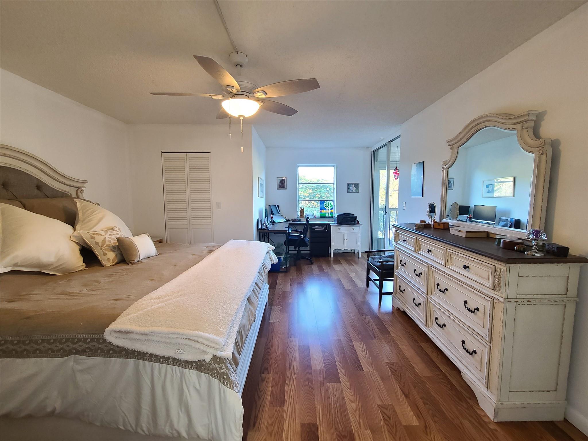 HUNTINGTON LAKES - Residential